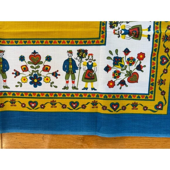 Vintage Tablecloth Pennsylvania Dutch Print 35” x 35” - Picture 4 of 10